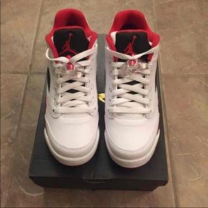 Jordan Retro 5 lows Fire Red